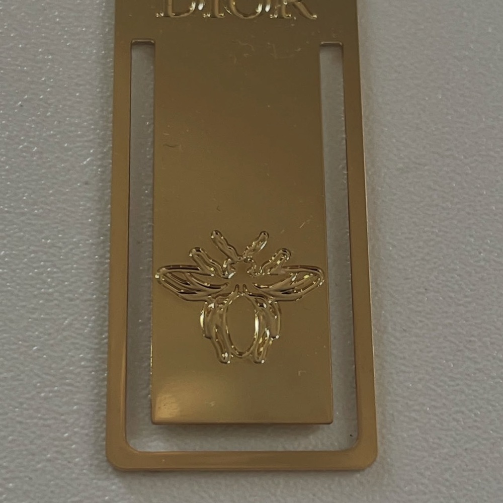 Christian Dior Gold Clip/Bookmark with Bee Design & Dior White w/ Gold Bag! New. - Picture 4 of 8